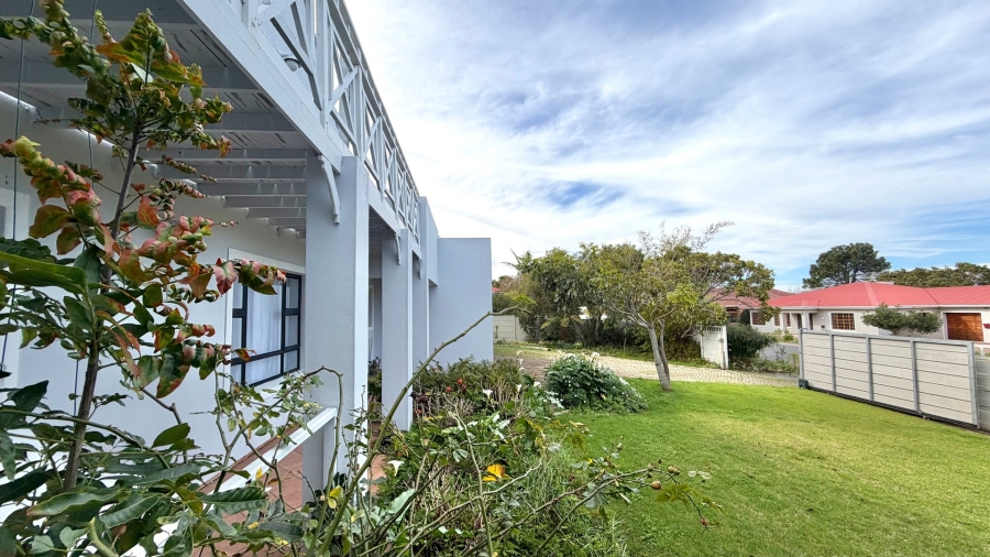 3 Bedroom Property for Sale in Heuningkloof Western Cape